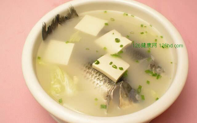 鲫鱼豆腐汤1