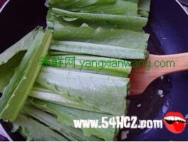 豆豉鲮鱼油麦菜的做法5
