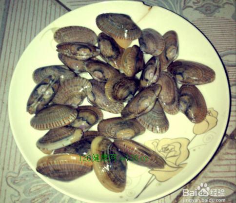 花甲怎么洗才干净?花甲怎么洗没有沙?花甲清洗方法图解